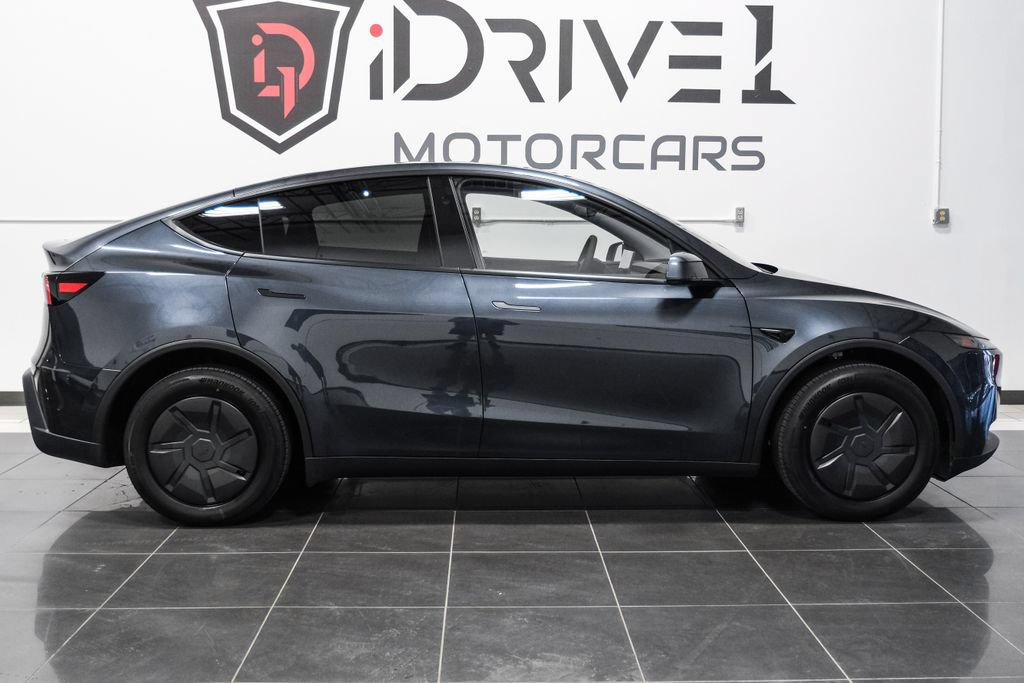 Used 2026 Tesla Model Y 2WD image 7