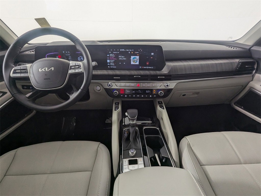 Used 2025 Kia Telluride EX image 14