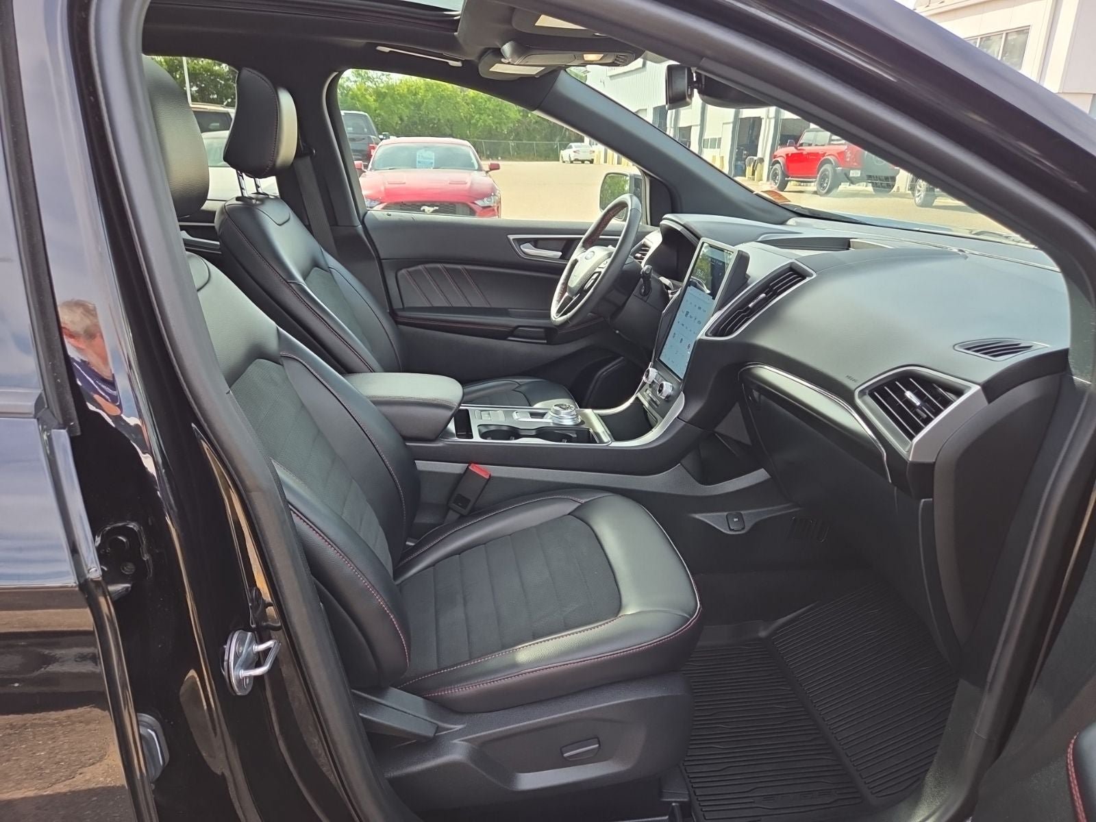 Certified 2024 Ford Edge ST-Line AWD/4WD image 40