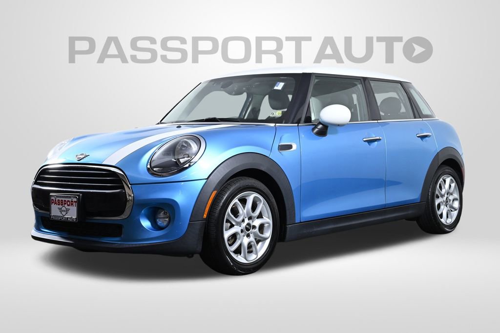 Used 2019 MINI Cooper 4-Door Hardtop w/ Signature Upholstery Package image 1