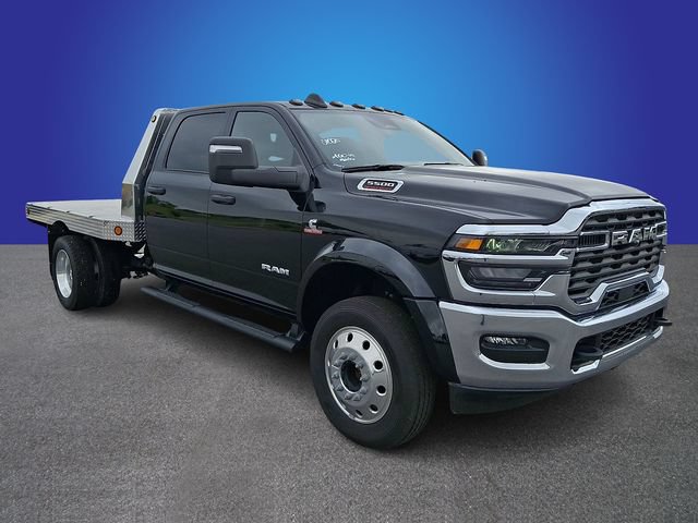 Used 2025 RAM 5500 4x4 Crew Cab image 3