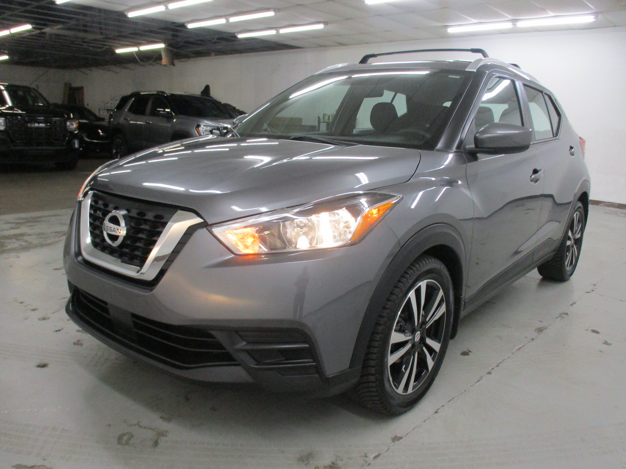 Used 2020 Nissan Kicks SV w/ Exterior Package FWD image 3