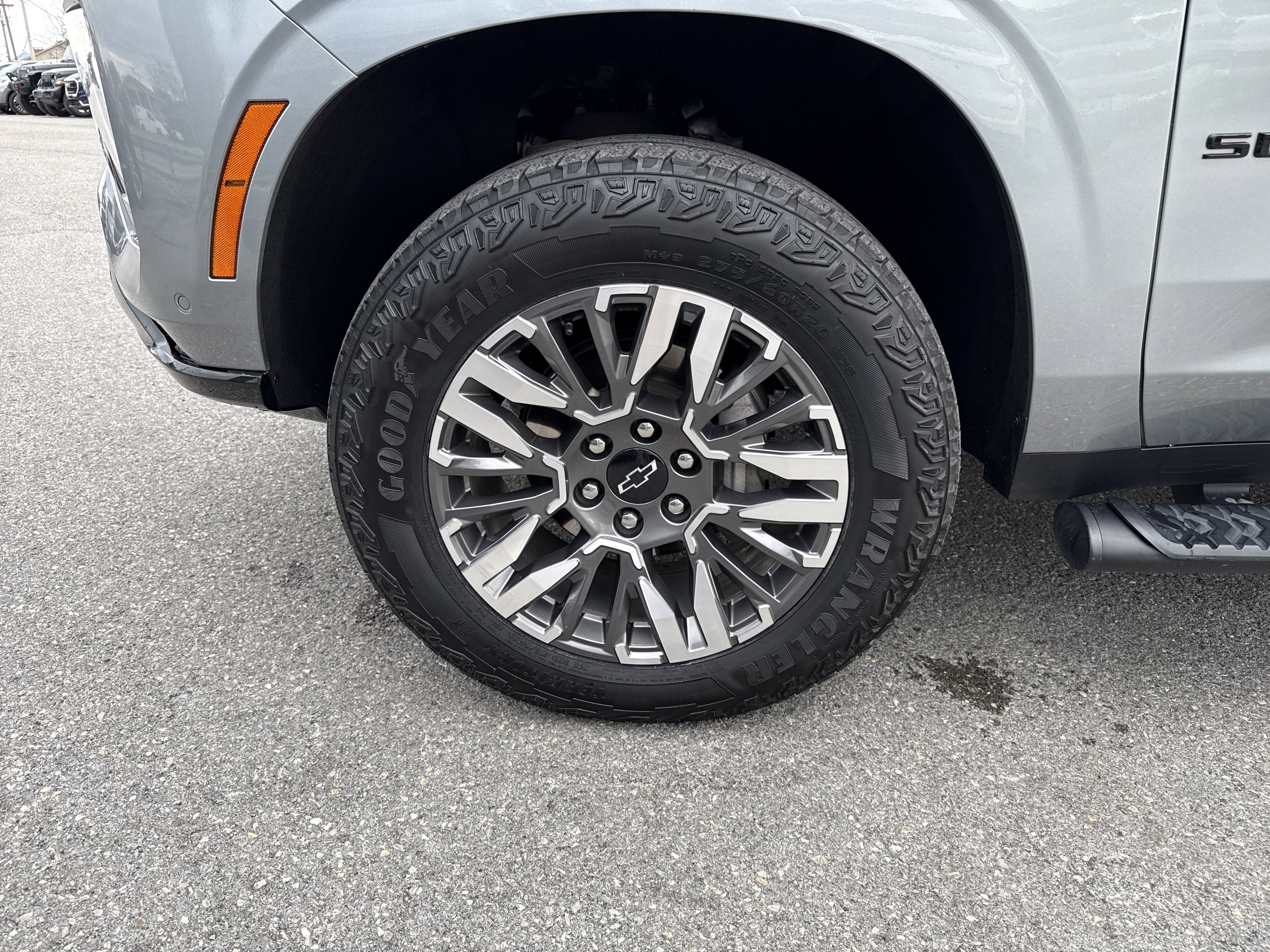 Used 2025 Chevrolet Suburban Z71 AWD/4WD image 11
