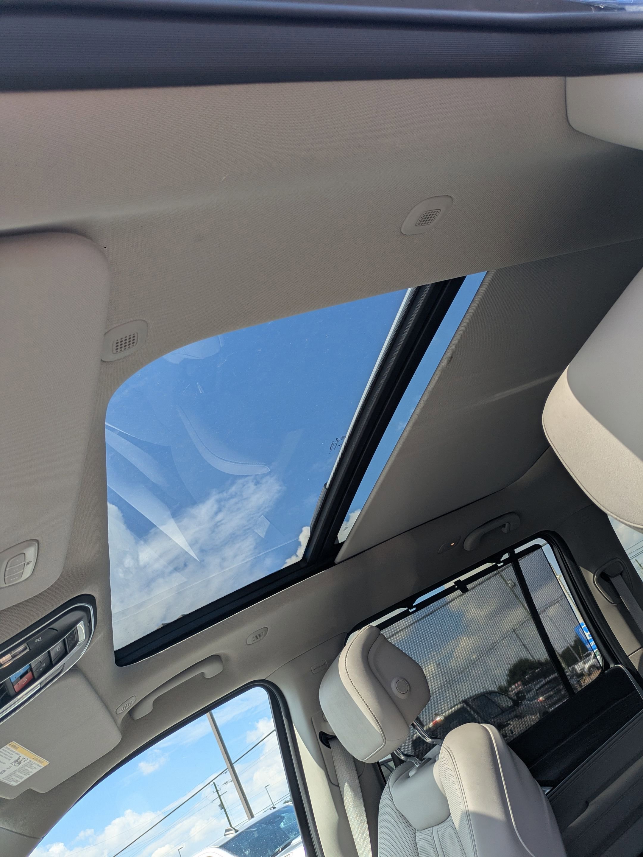 Certified 2024 Jeep Wagoneer Series III w/ Premium Group I image 17