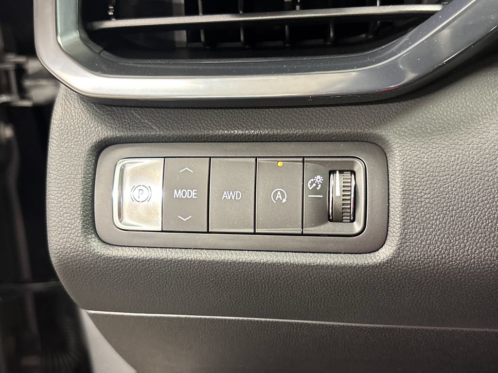 New 2026 GMC Acadia AT4 w/ Luxury Package AWD/4WD image 33