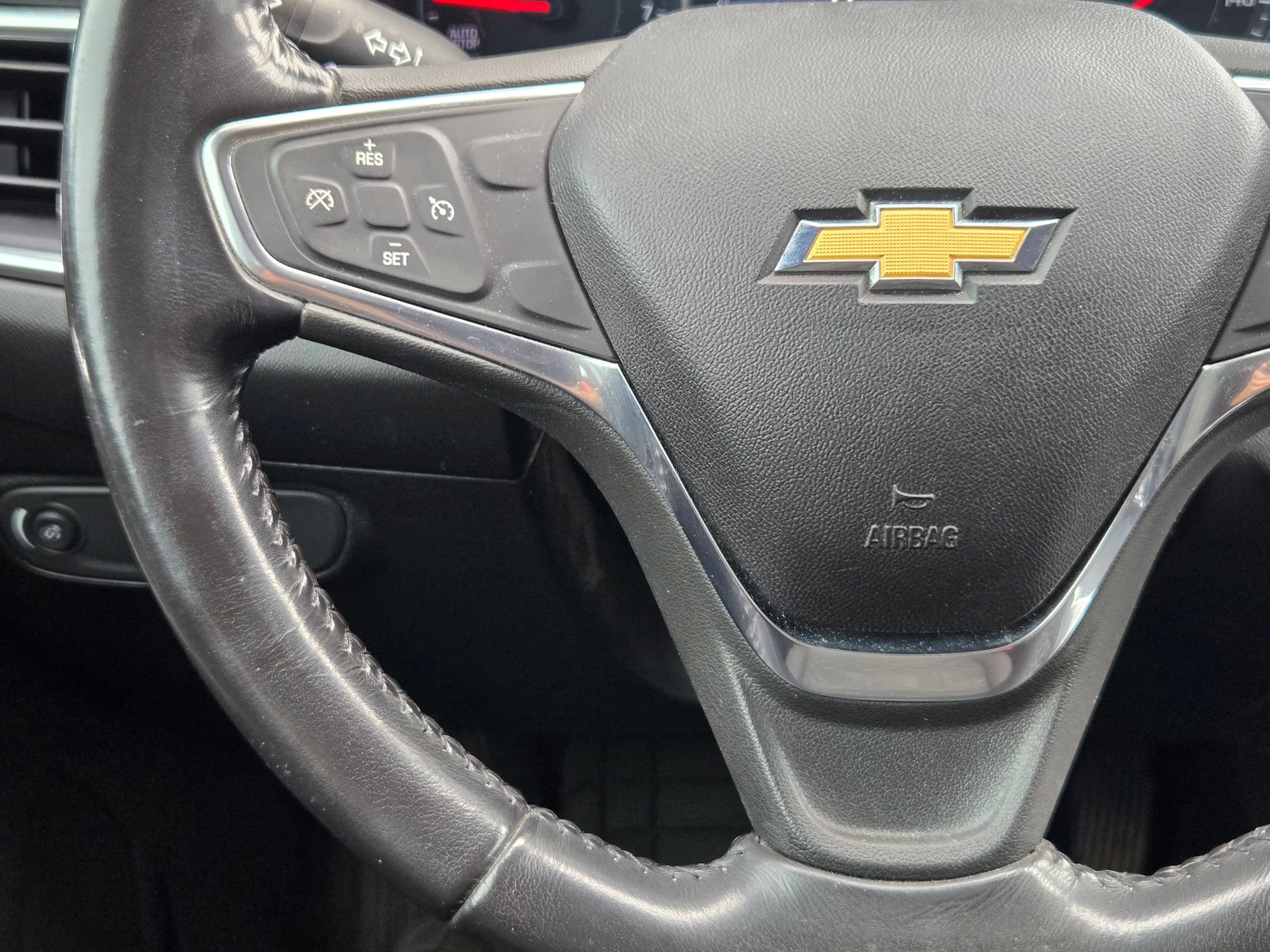 Used 2019 Chevrolet Equinox LT FWD image 18