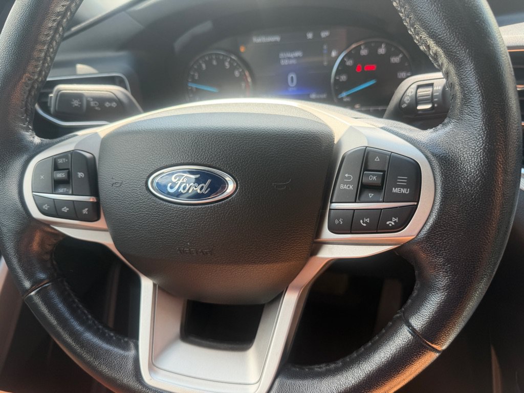 Used 2022 Ford Explorer XLT w/ Equipment Group 202A AWD/4WD image 37