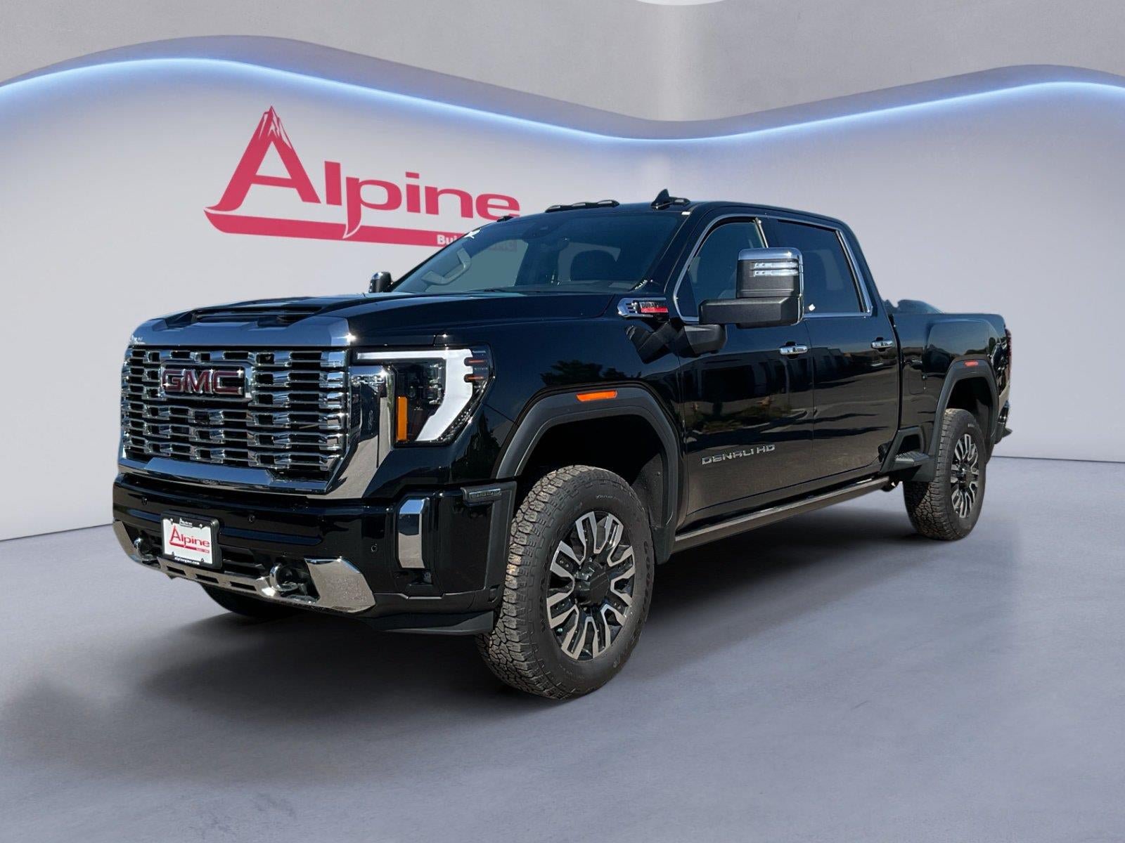 Used 2024 GMC Sierra 3500 Denali w/ Denali Reserve Package AWD/4WD image 1