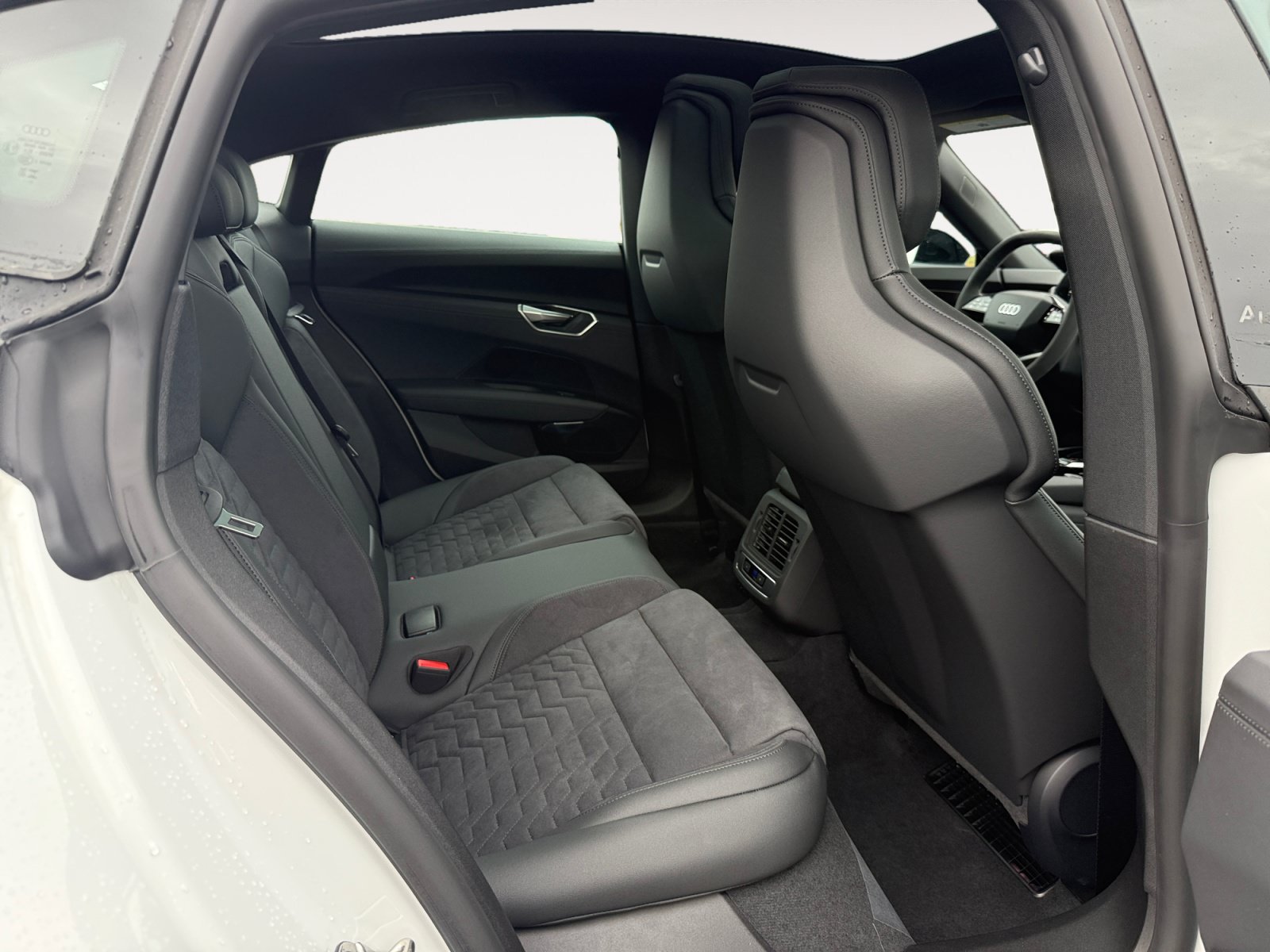 New 2026 Audi S e-tron GT Premium Plus AWD/4WD image 18