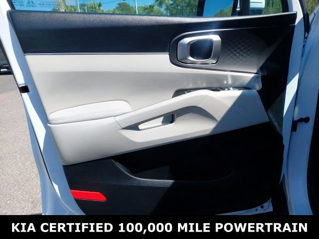 Used 2025 Kia Sorento S image 21