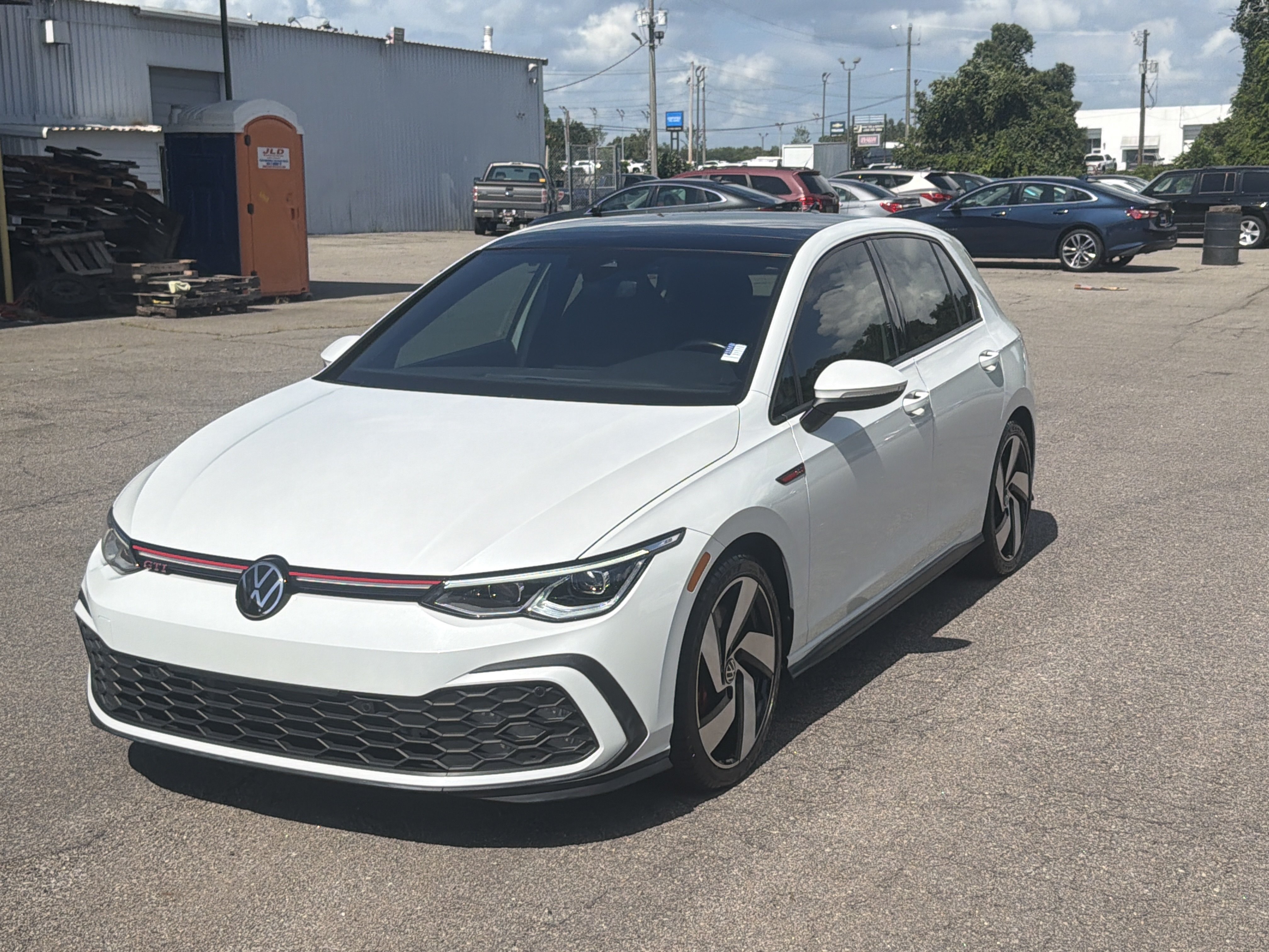 Used 2023 Volkswagen GTI SE FWD image 8
