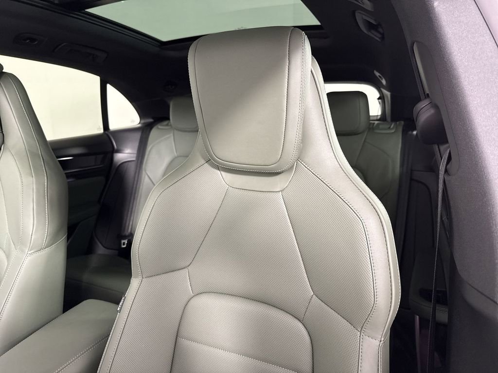 New 2026 Porsche Macan 4 Electric AWD/4WD image 41