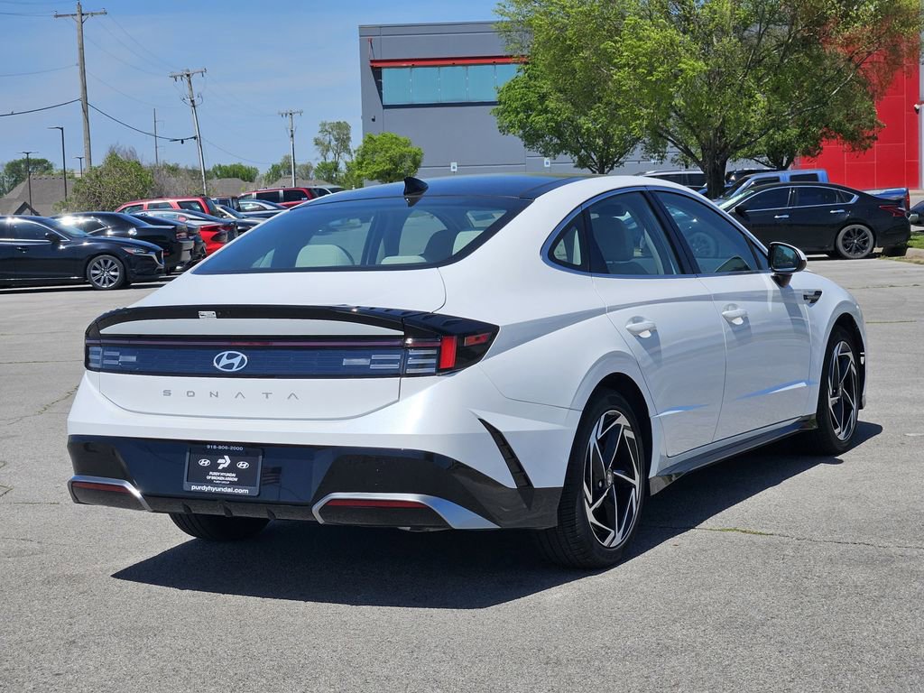 Certified 2025 Hyundai Sonata SEL FWD image 4