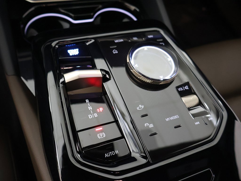 Used 2024 BMW i5 M60 w/ Premium Package image 59