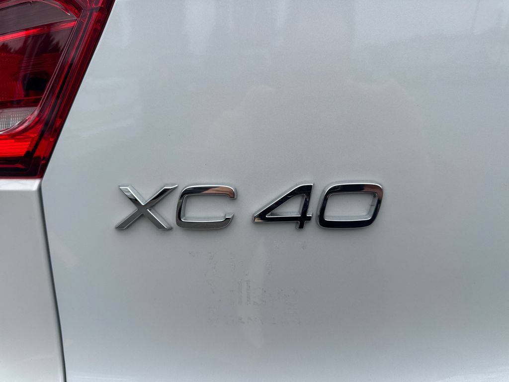 Used 2026 Volvo XC40 B5 Plus w/ Protection Package Premier AWD/4WD image 9