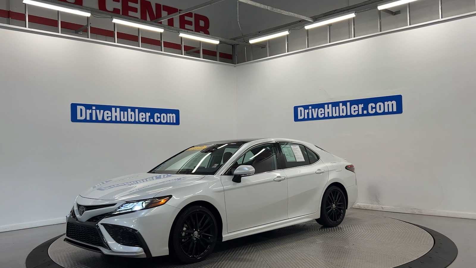 Used 2024 Toyota Camry XSE FWD image 3