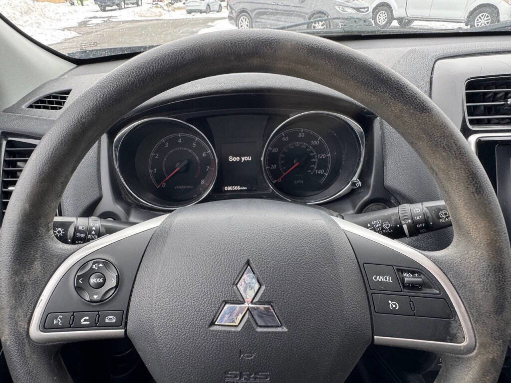 Used 2020 Mitsubishi Outlander Sport SE image 11