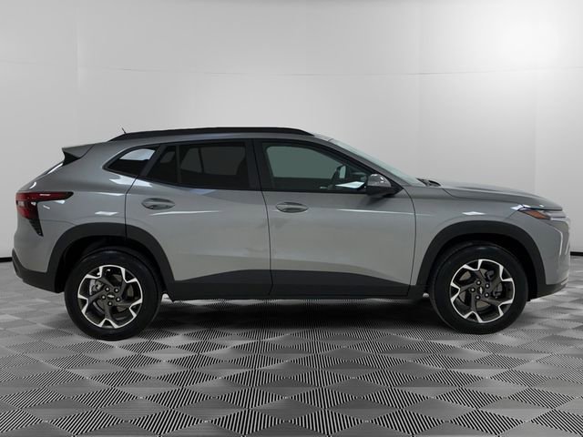 Certified 2024 Chevrolet Trax LT w/ Driver Confidence Package image 2