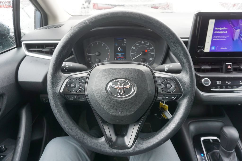 Used 2023 Toyota Corolla LE image 3