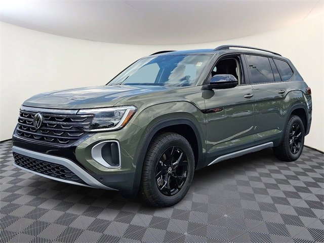 New 2025 Volkswagen Atlas Peak Edition SE image 3
