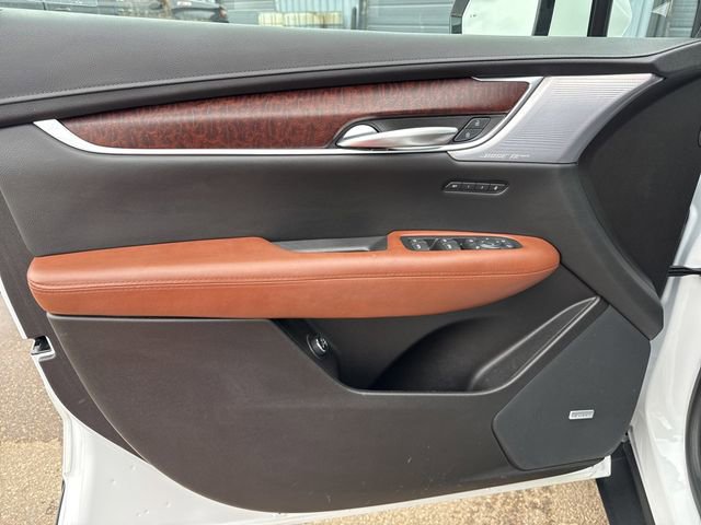Used 2023 Cadillac XT5 Premium Luxury w/ Technology Package image 11