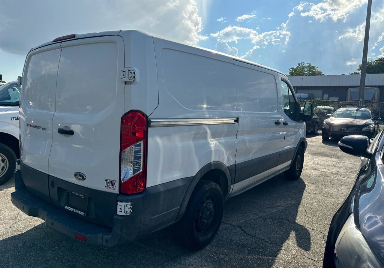 Used 2016 Ford Transit 150 130 Low Roof RWD image 4