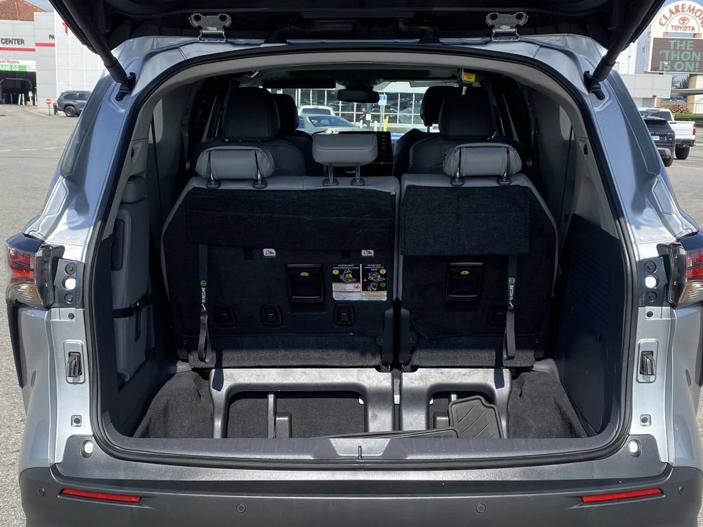 Certified 2023 Toyota Sienna XLE w/ XLE Plus Package FWD image 20
