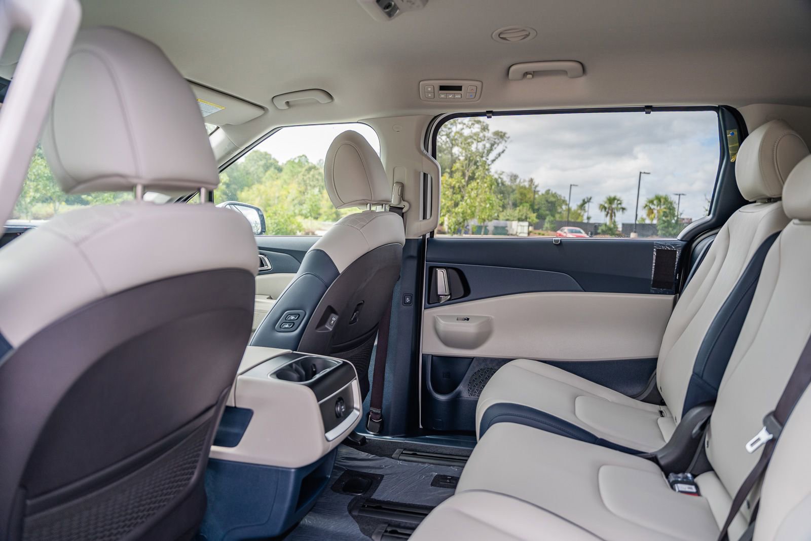 New 2026 Kia Carnival EX image 12