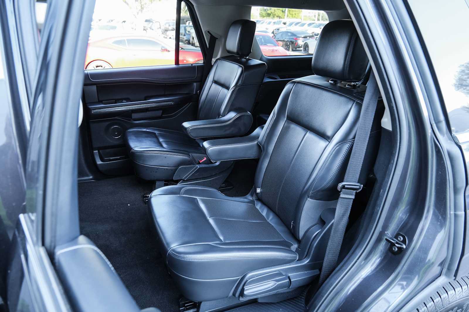 Used 2023 Ford Expedition XLT RWD image 30
