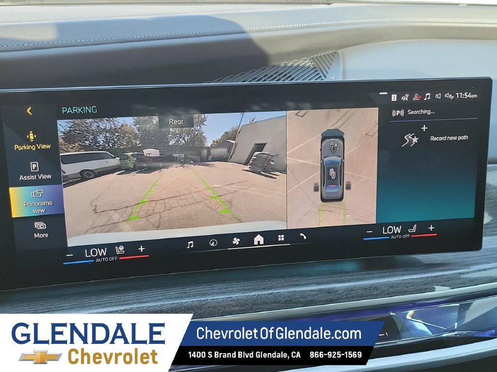Used 2023 BMW 740i w/ Parking Assistance Package RWD image 18
