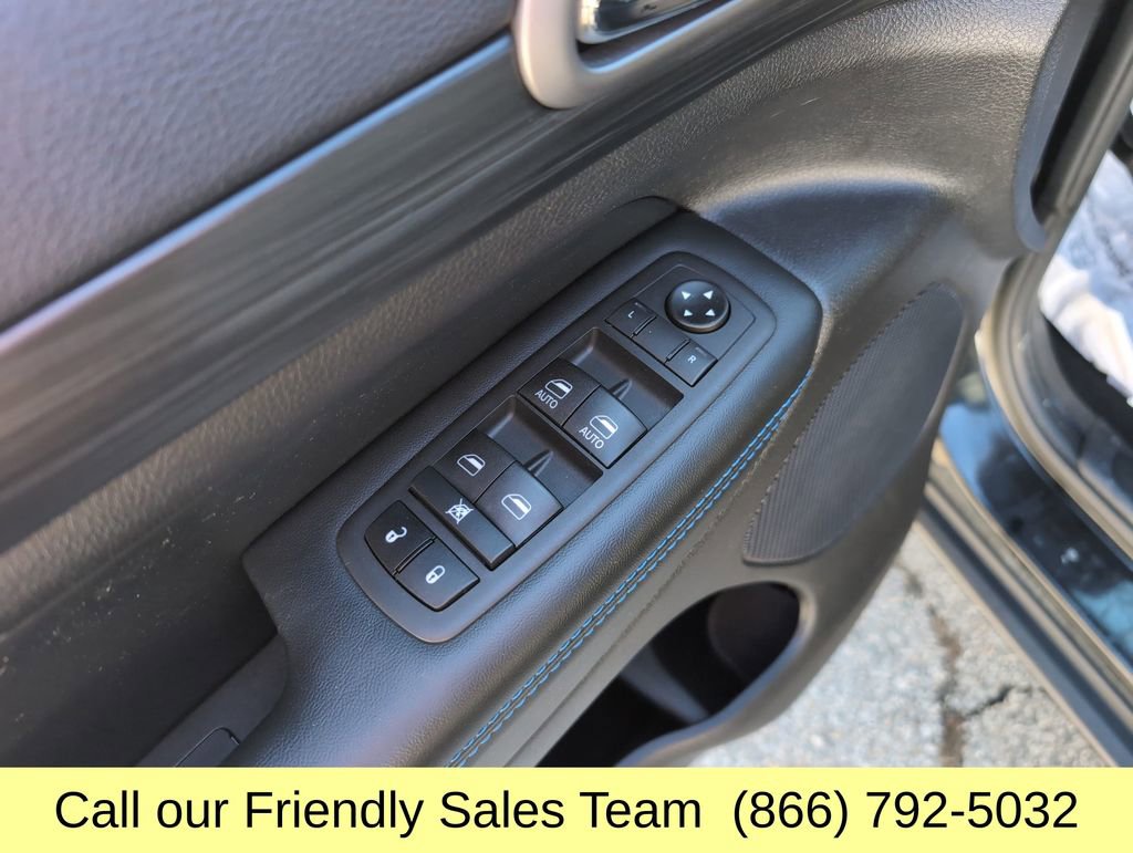 Used 2020 Jeep Grand Cherokee Laredo image 13