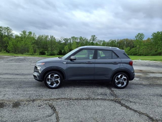 Used 2025 Hyundai Venue SEL FWD image 41