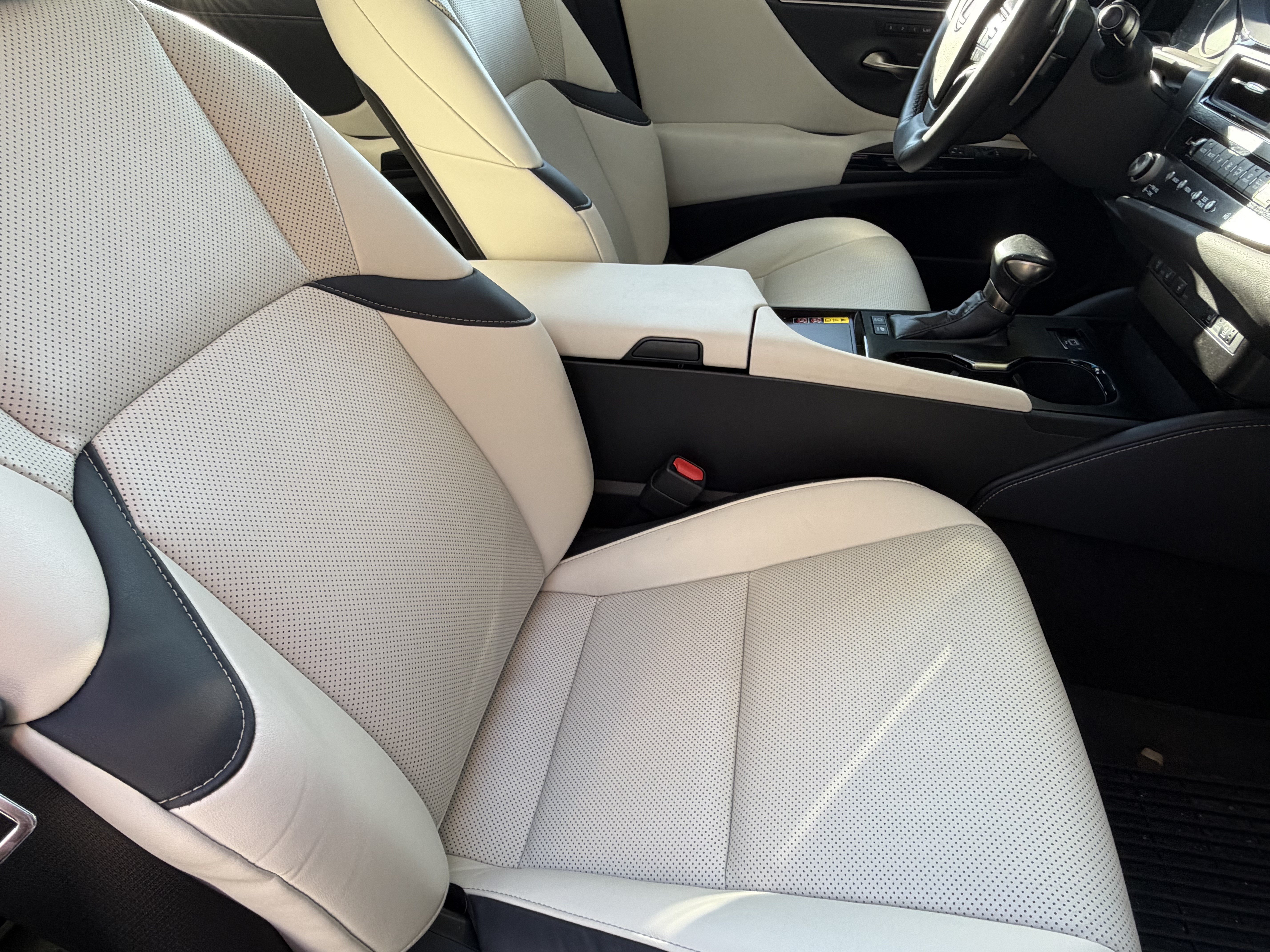 Used 2023 Lexus ES 300h w/ Premium Package FWD image 43