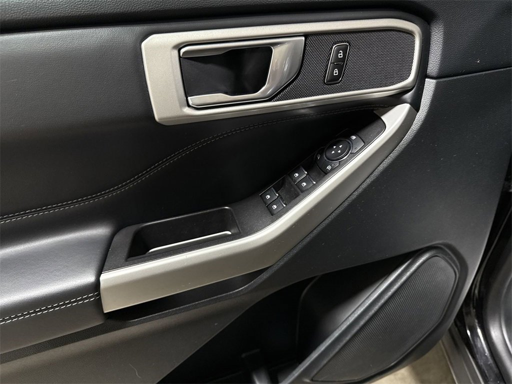Used 2023 Ford Explorer XLT image 20
