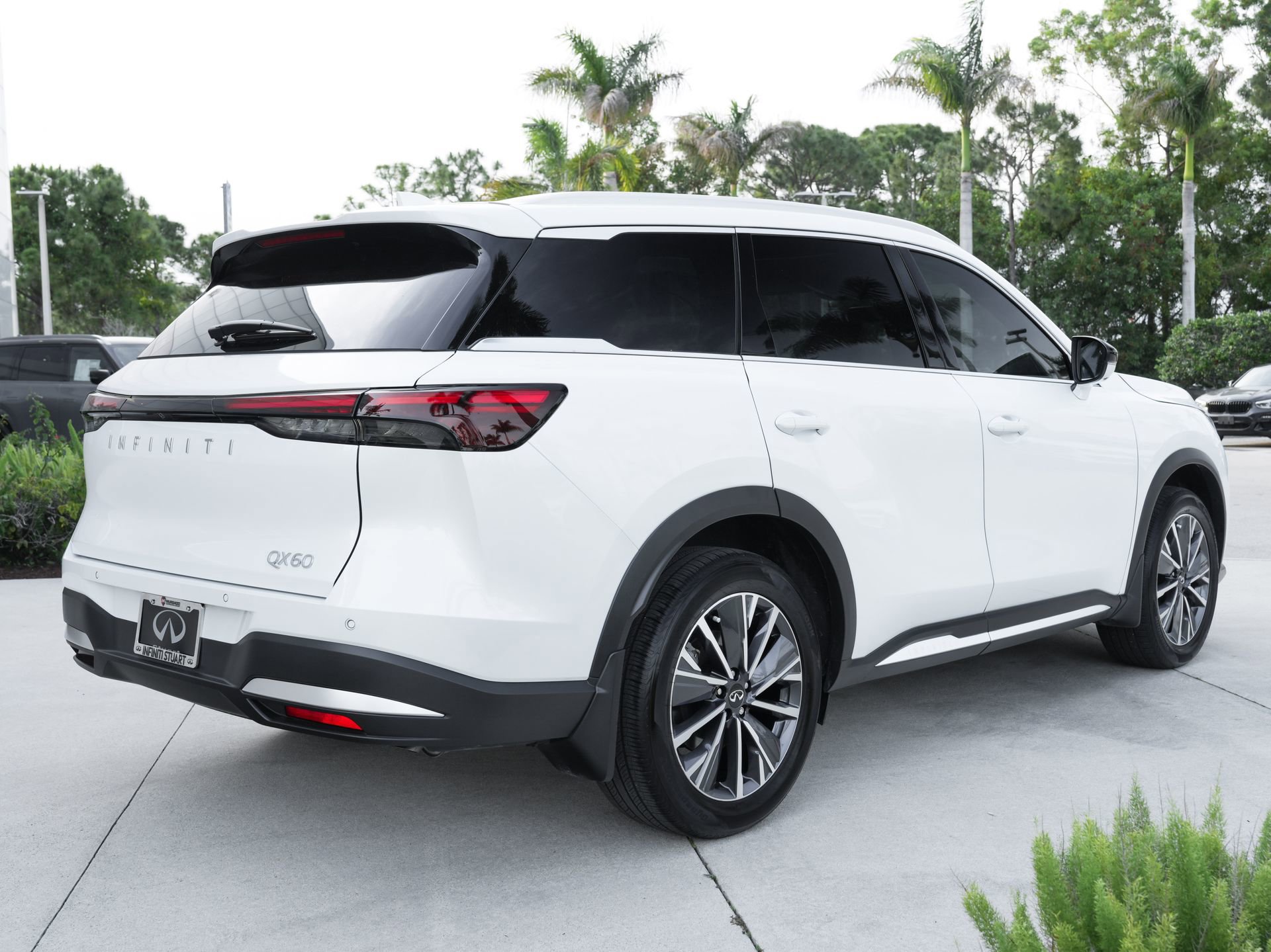 Certified 2026 INFINITI QX60 Luxe w/ Cargo Package FWD image 24