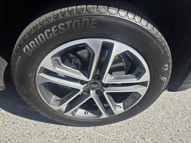Used 2025 Audi Q5 Premium w/ Convenience Package AWD/4WD image 9