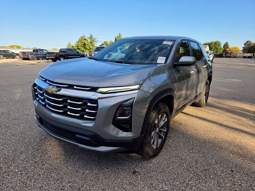 Used 2026 Chevrolet Equinox LT AWD/4WD image 7