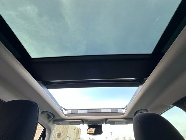 Used 2021 Jeep Renegade Latitude w/ Convenience Group FWD image 32