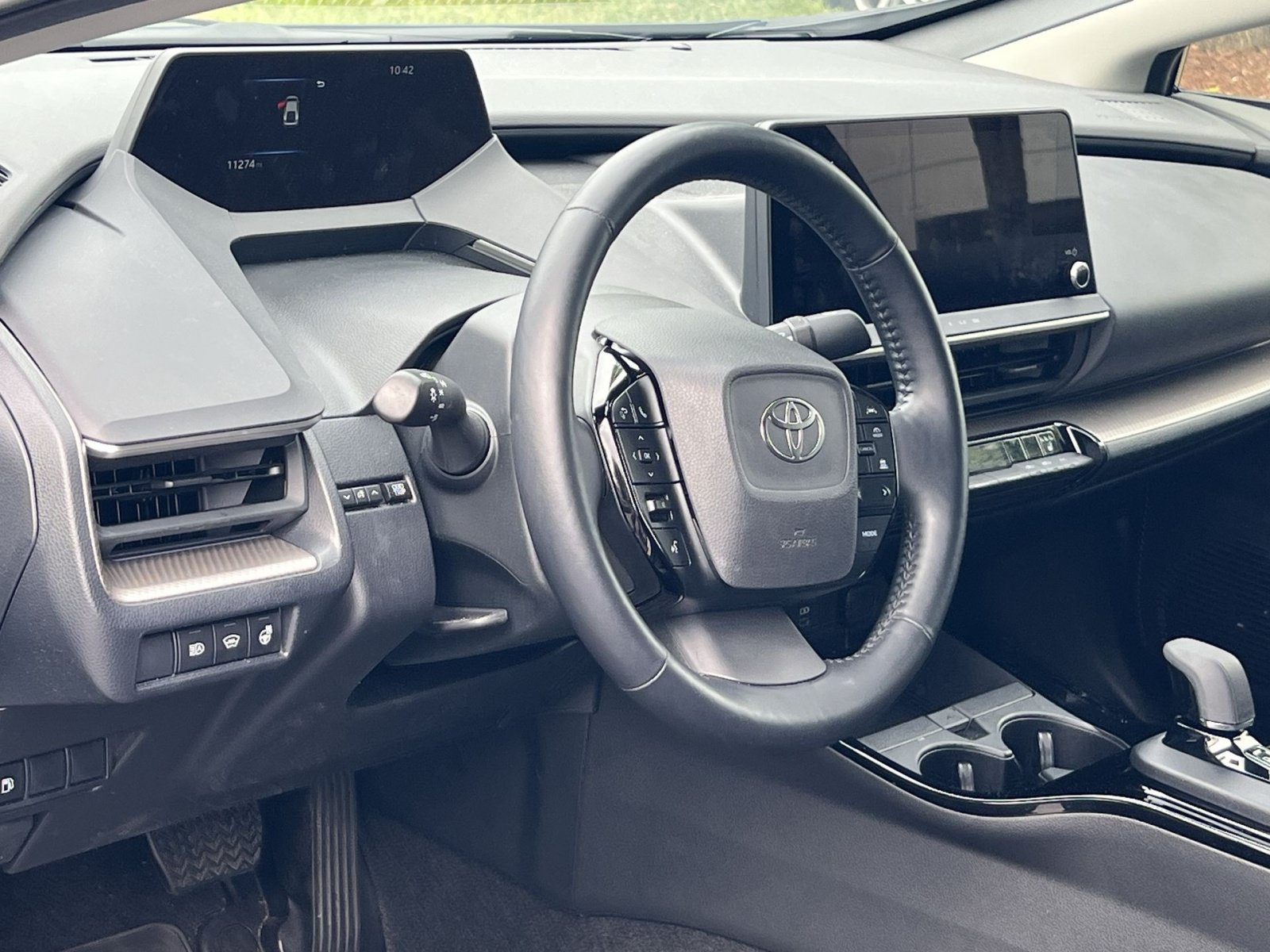 Used 2026 Toyota Prius XLE FWD image 11