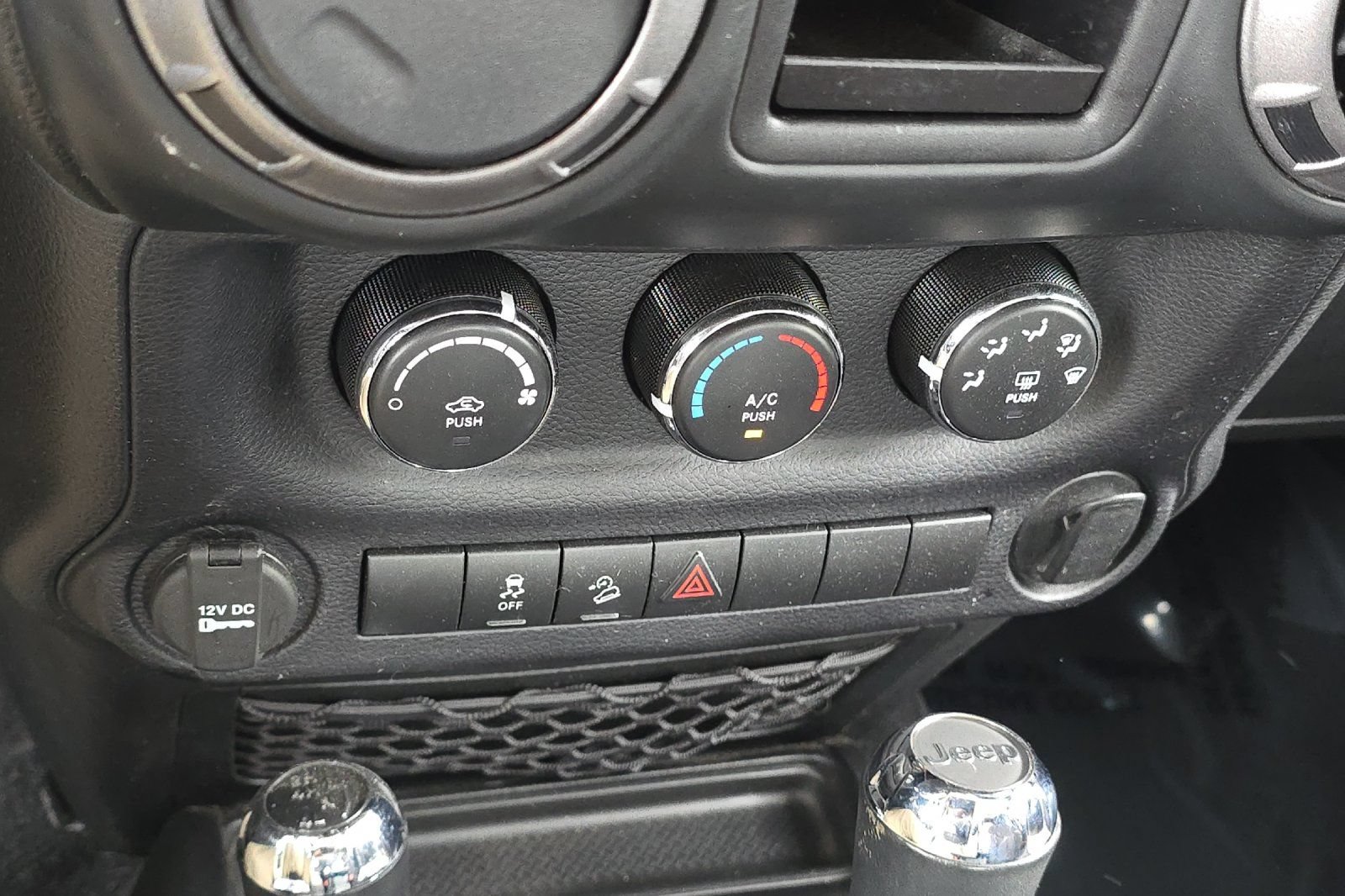 Used 2014 Jeep Wrangler Sport w/ Connectivity Group AWD/4WD image 19