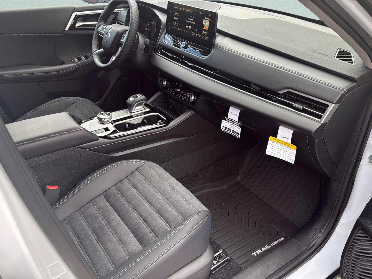 New 2026 Mitsubishi Outlander AWD image 25