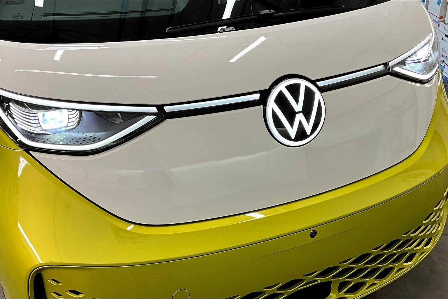 New 2025 Volkswagen ID. Buzz 1st Edition image 32