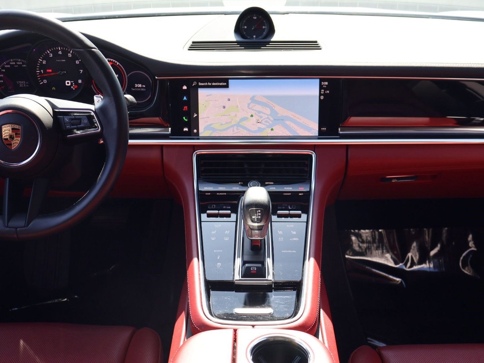 Certified 2022 Porsche Panamera 4 w/ Premium Package image 20