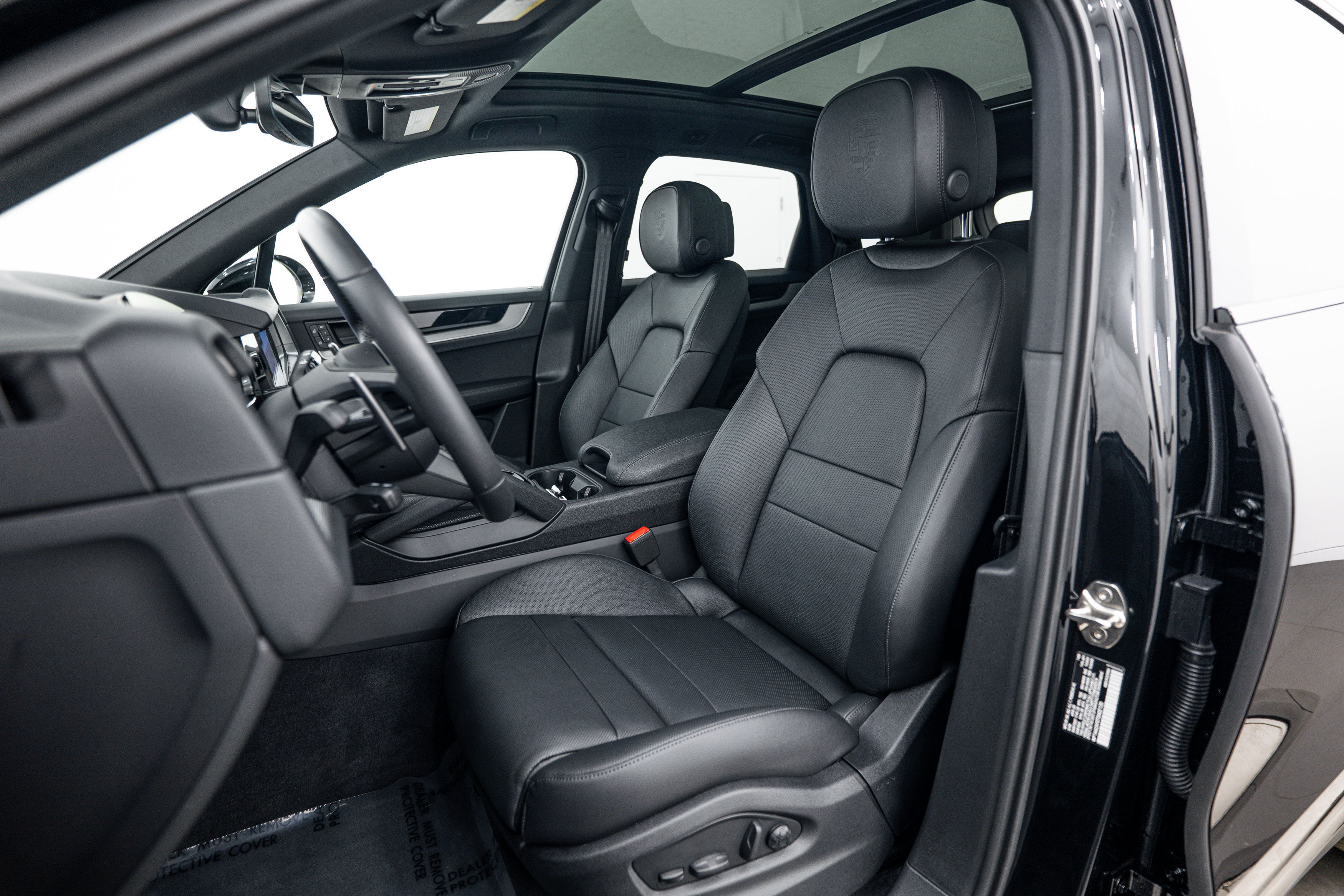 Certified 2026 Porsche Cayenne AWD/4WD image 5