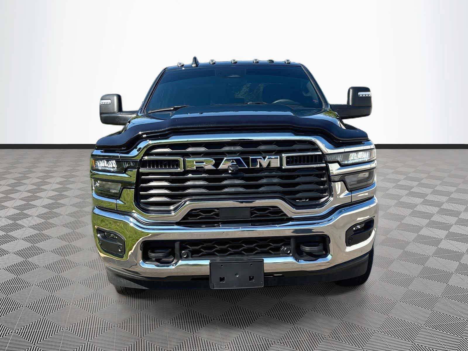 Used 2025 RAM 3500 Big Horn AWD/4WD image 2