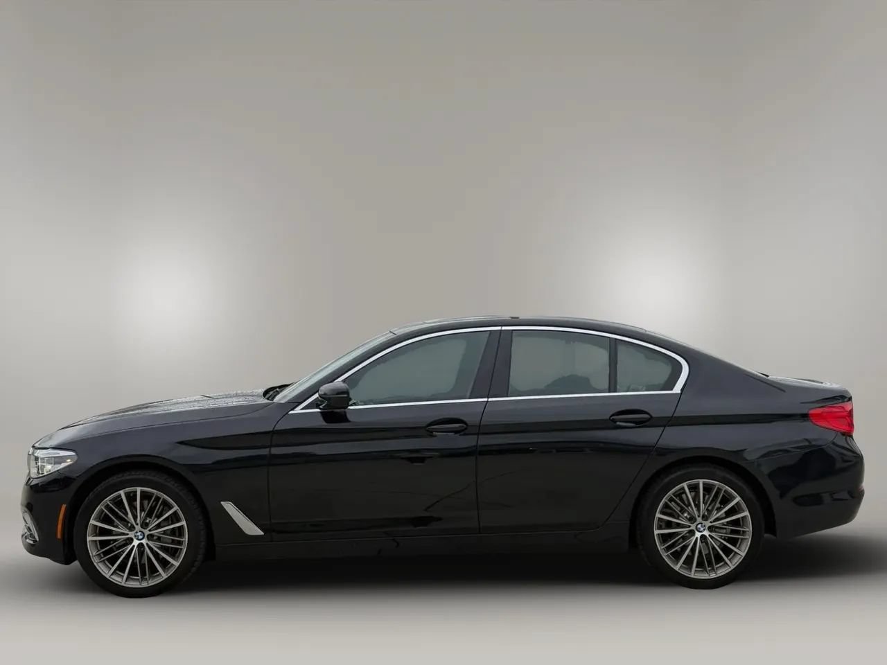 Used 2020 BMW 540i xDrive w/ Premium Package AWD/4WD image 4