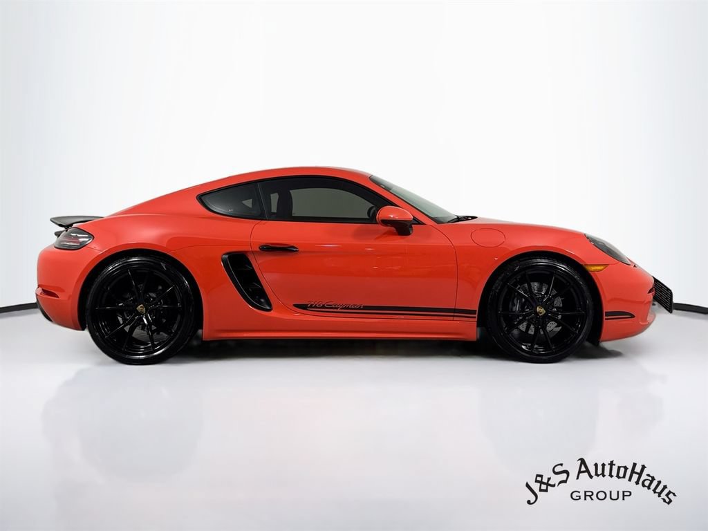 Used 2022 Porsche 718 Cayman RWD image 8