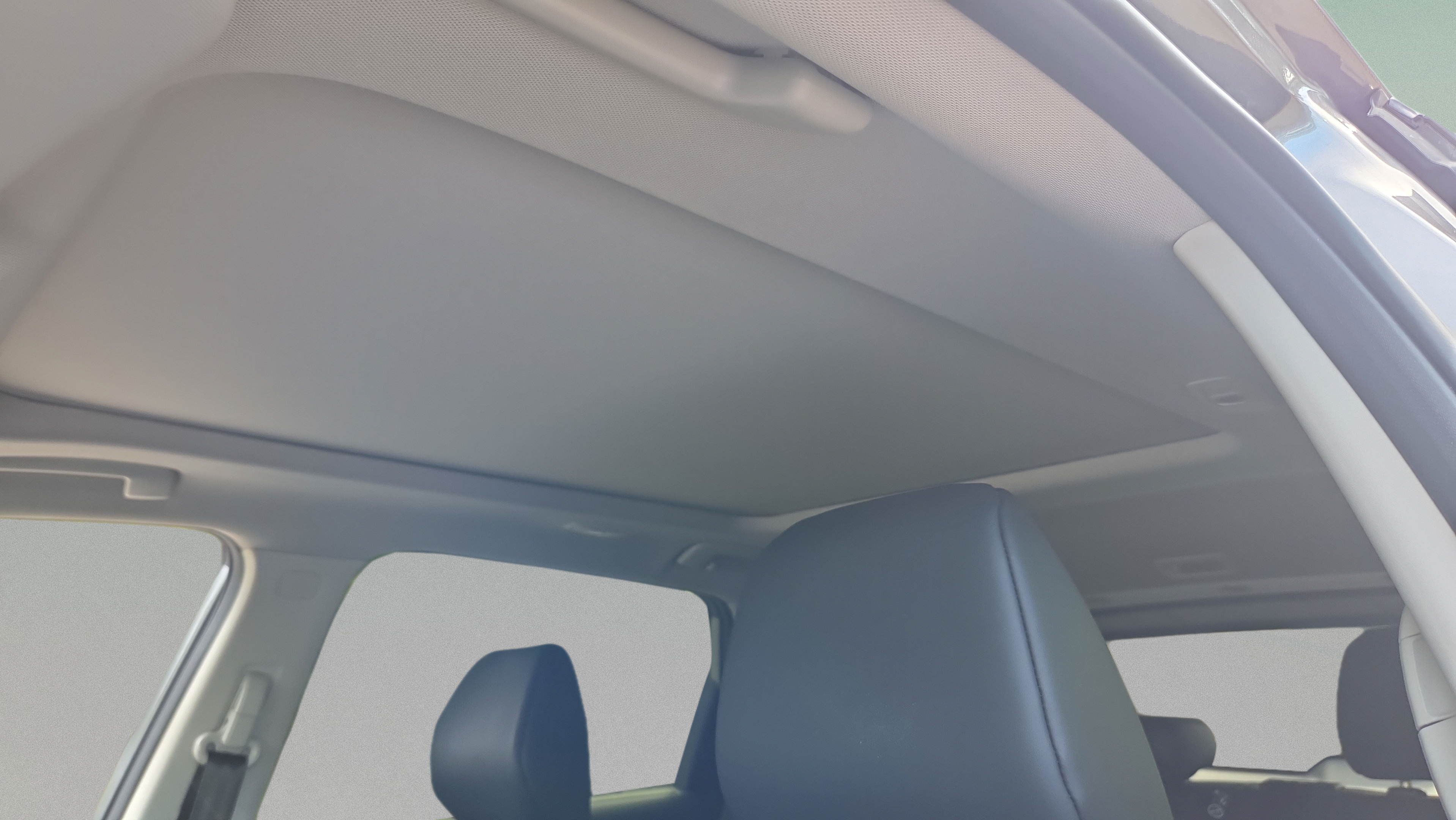 Used 2025 Nissan Rogue SV w/ SV Premium Package FWD image 16