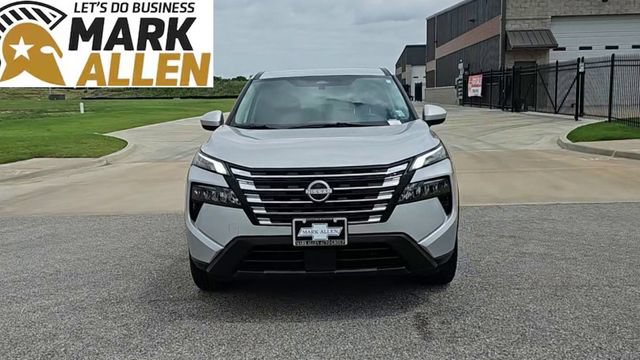 Used 2025 Nissan Rogue SV FWD image 3