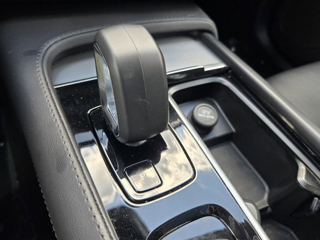 Used 2024 Volvo XC90 B5 Core image 19